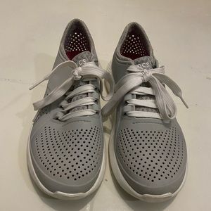 Croc sneakers -gray